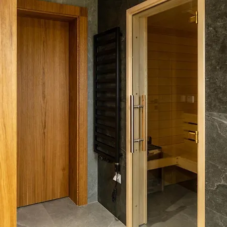 Nad Osada Apartment *
